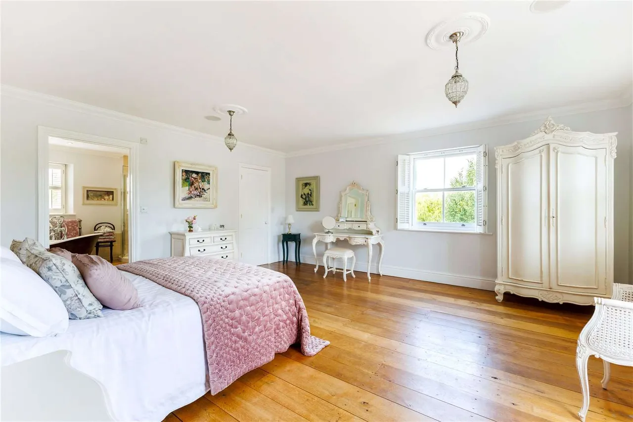 Dauntsey, Nr Malmesbury, Wiltshire, SN15 4HW, photo 9
