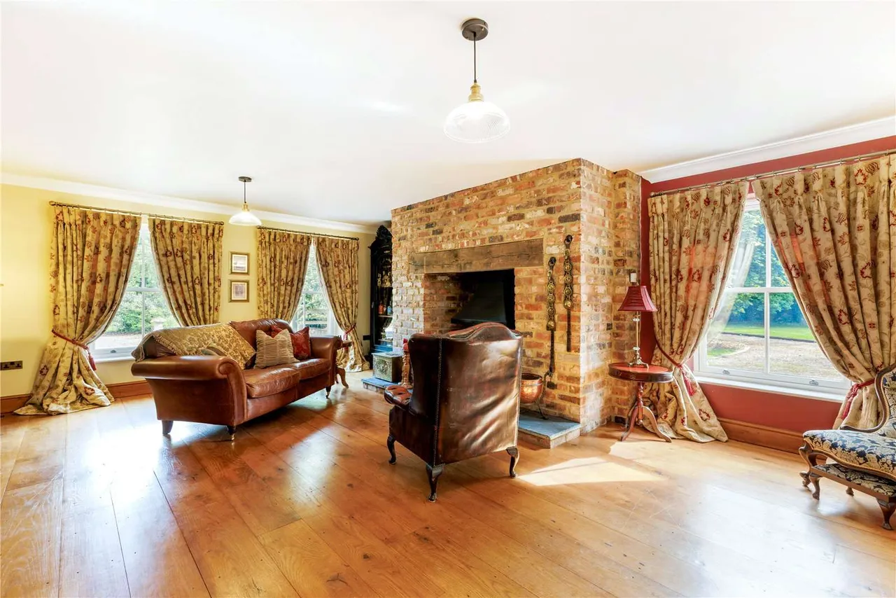 Dauntsey, Nr Malmesbury, Wiltshire, SN15 4HW, photo 4