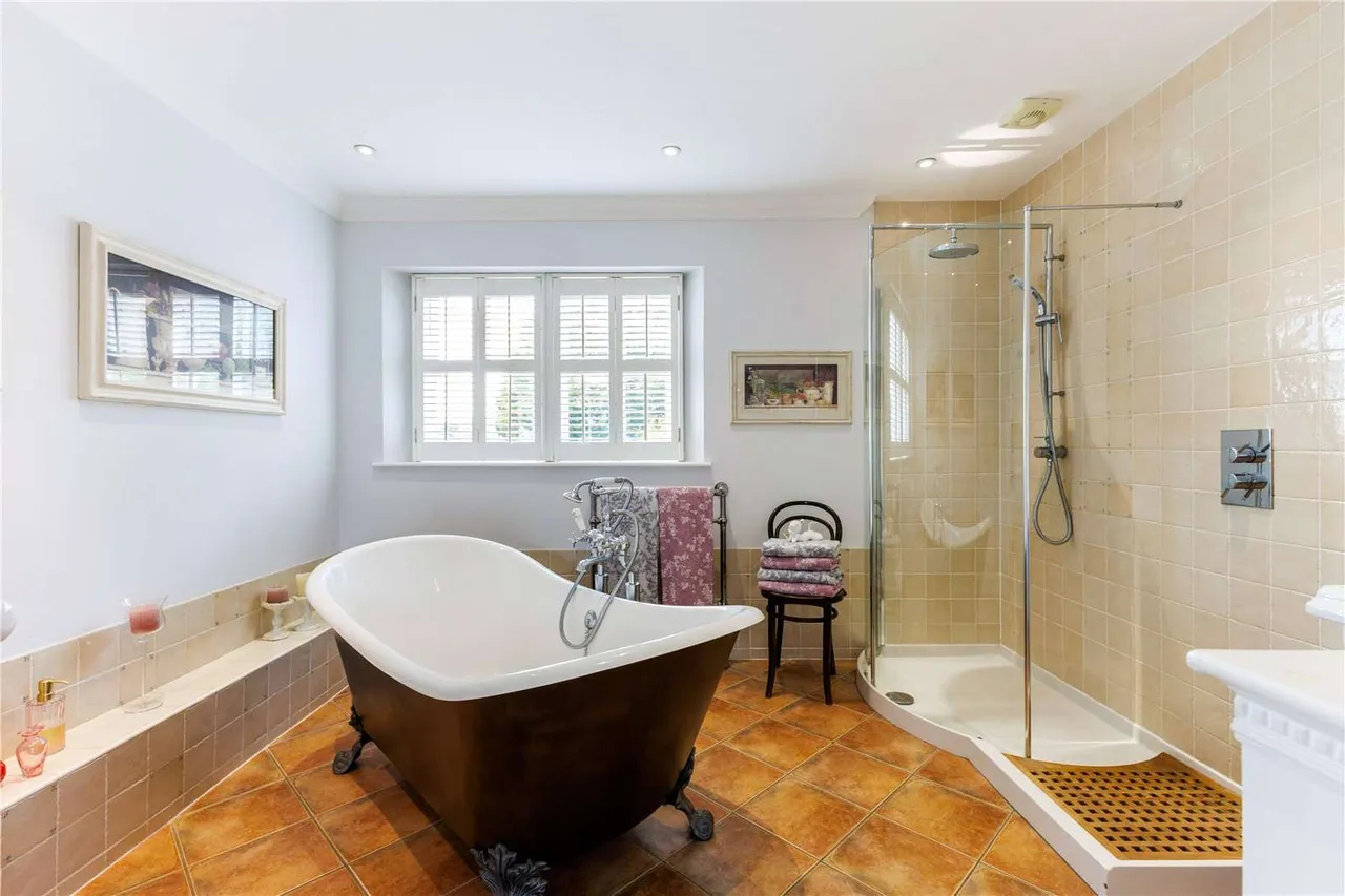 Dauntsey, Nr Malmesbury, Wiltshire, SN15 4HW, photo 11