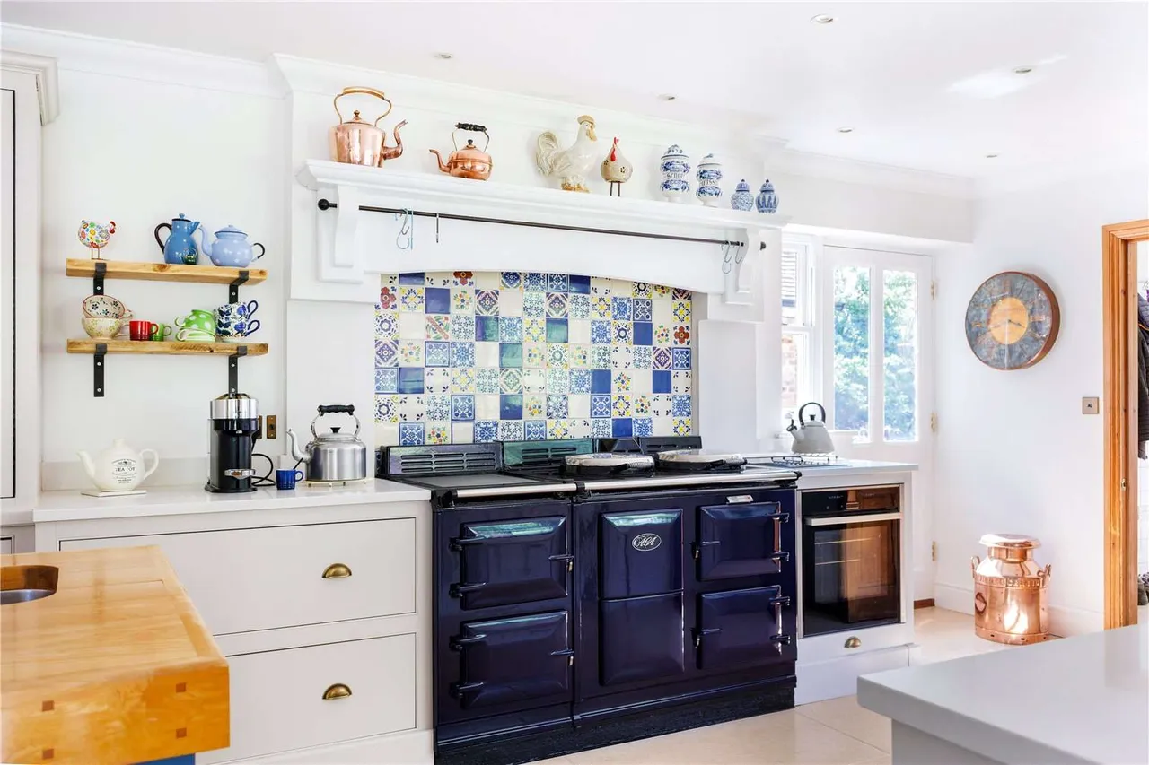 Dauntsey, Nr Malmesbury, Wiltshire, SN15 4HW, photo 5