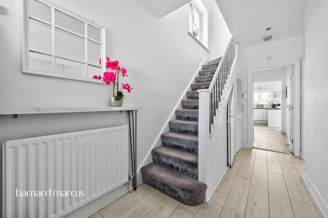Caldbeck Avenue, Worcester Park, photo 11