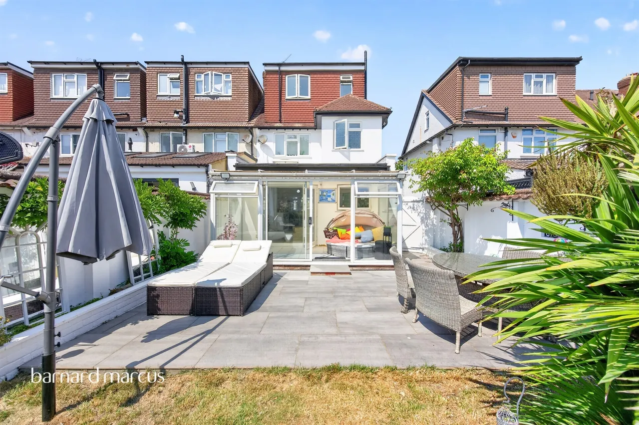 Caldbeck Avenue, Worcester Park, photo 9