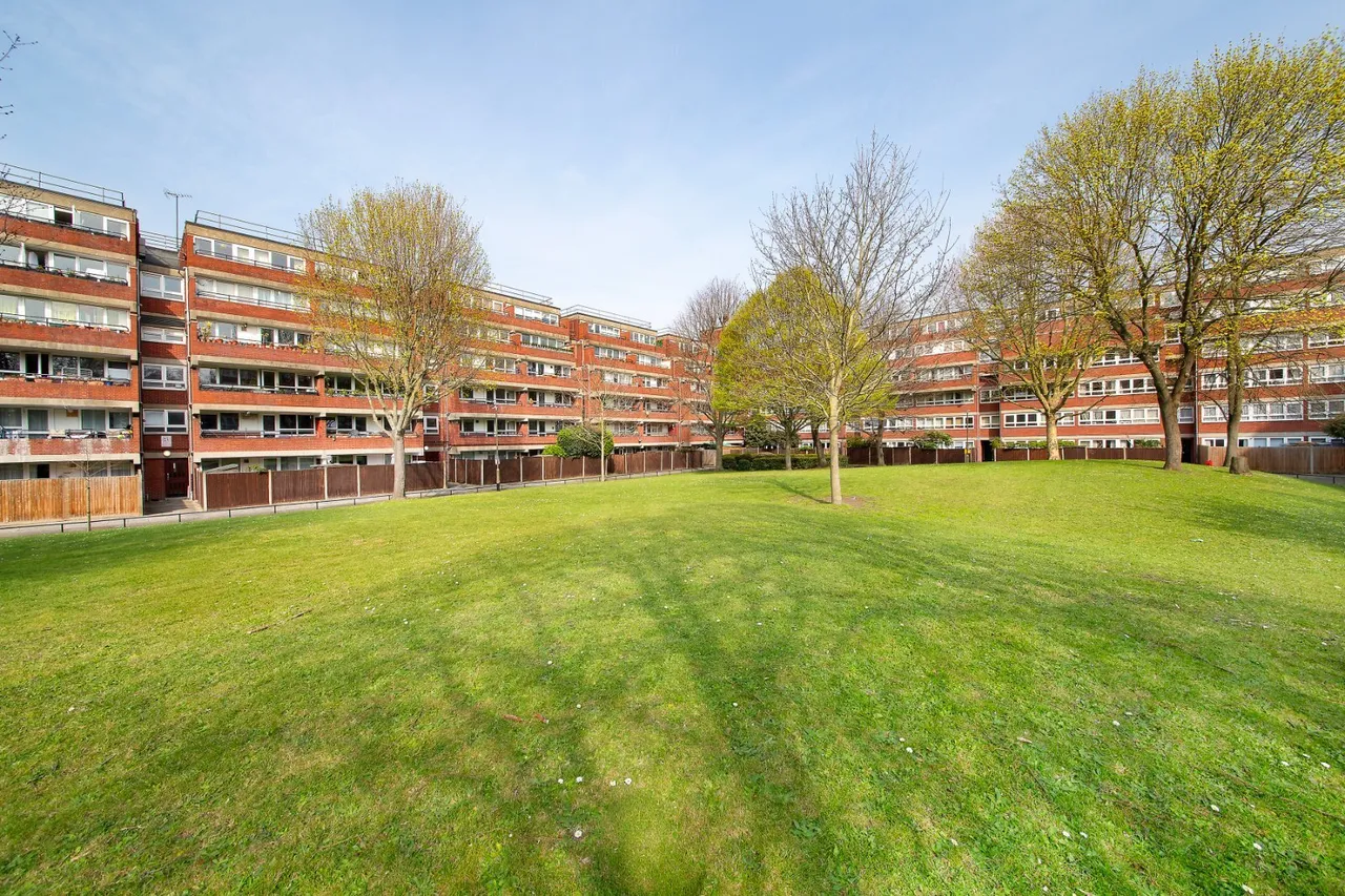 3 bed flat for sale, Bullen Street, London, SW11