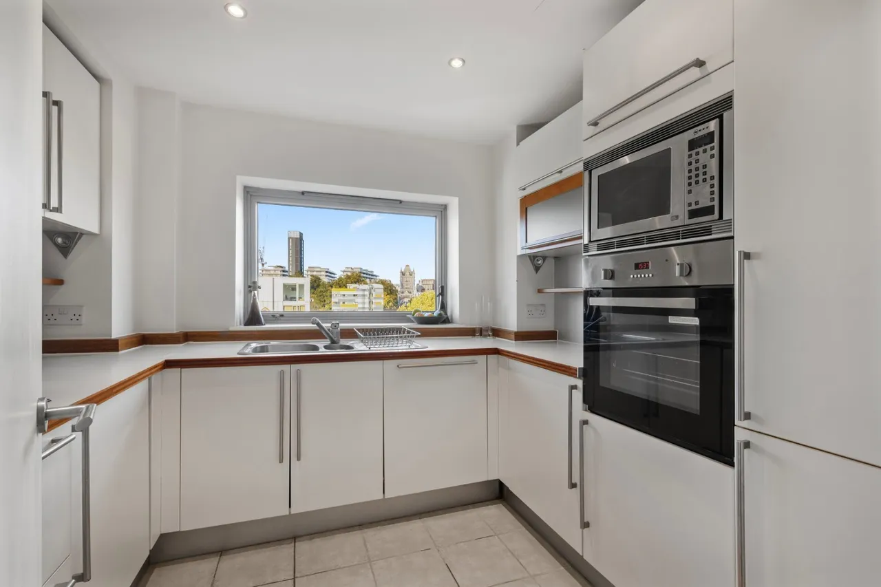 Tower Bridge Road, London, SE1, photo 3