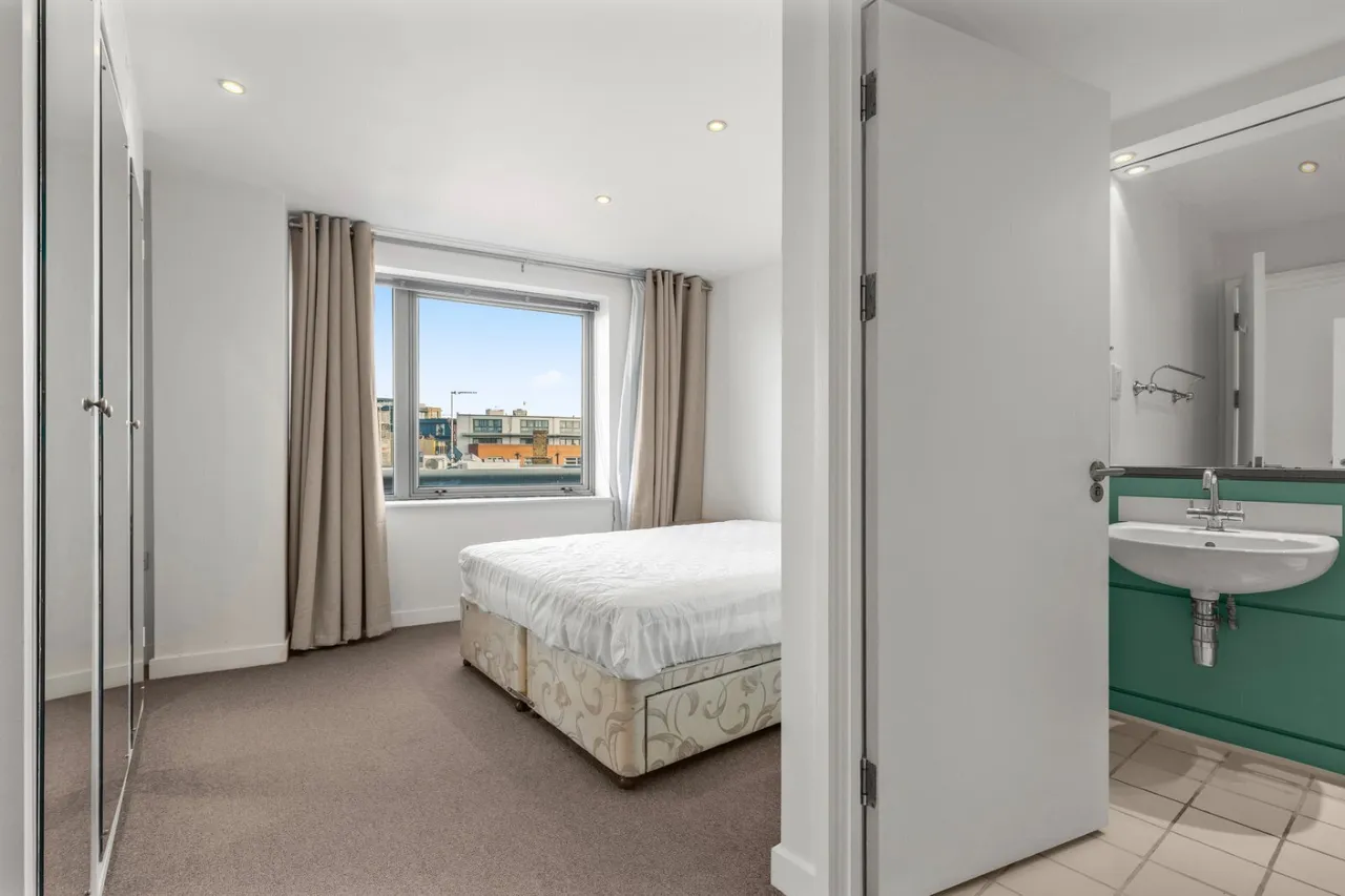 Tower Bridge Road, London, SE1, photo 2