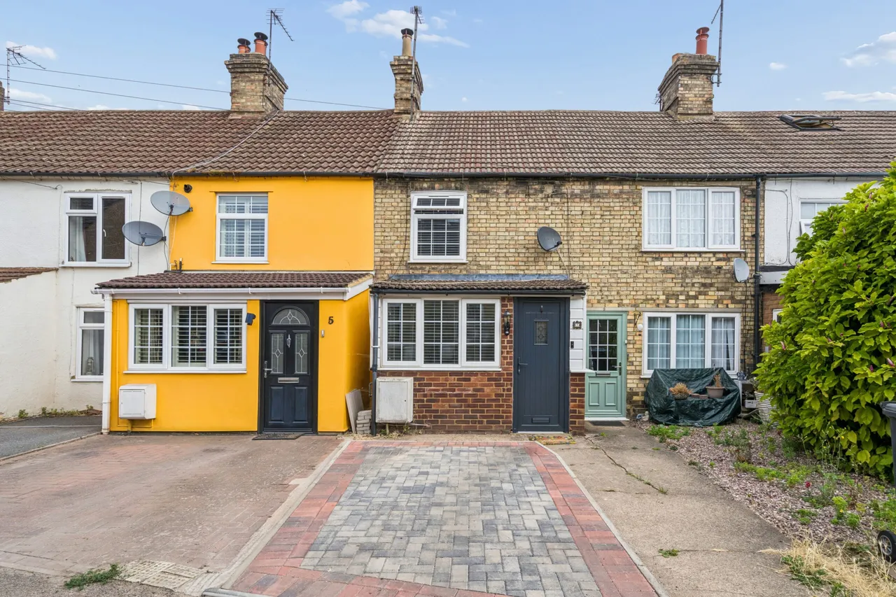 2 bed property for sale, Albert Road, Arlesey, SG15