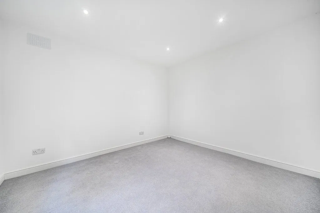 Broomhill Road, BR6, photo 9