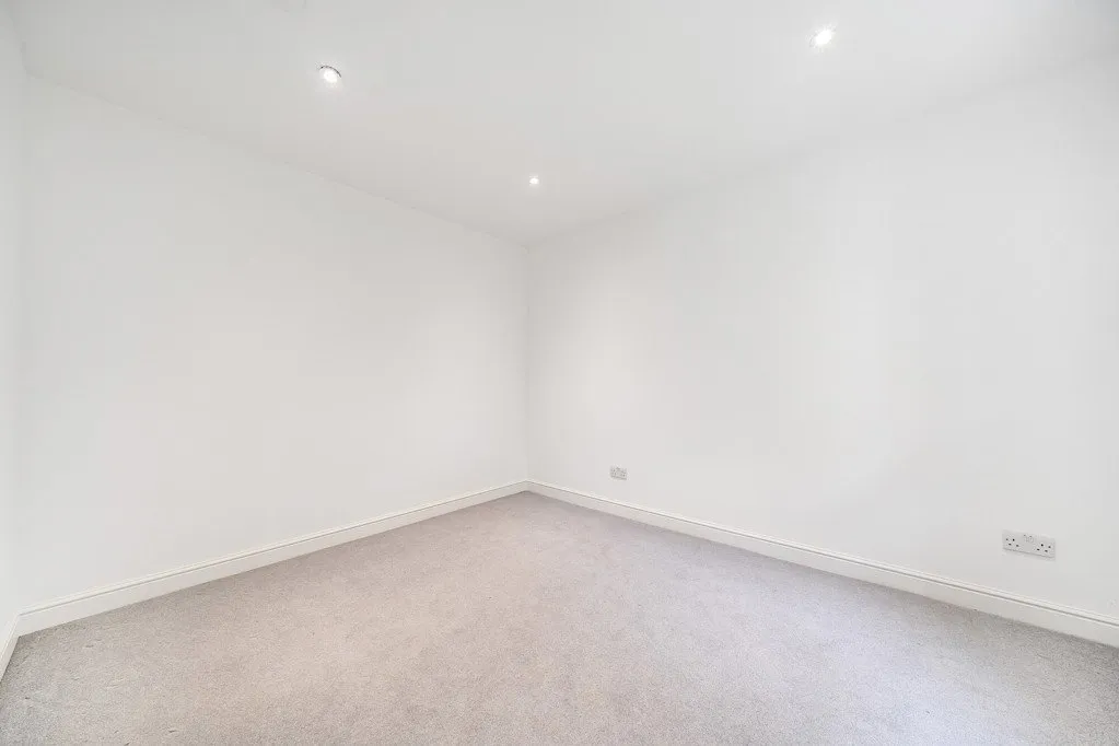 Broomhill Road, BR6, photo 13