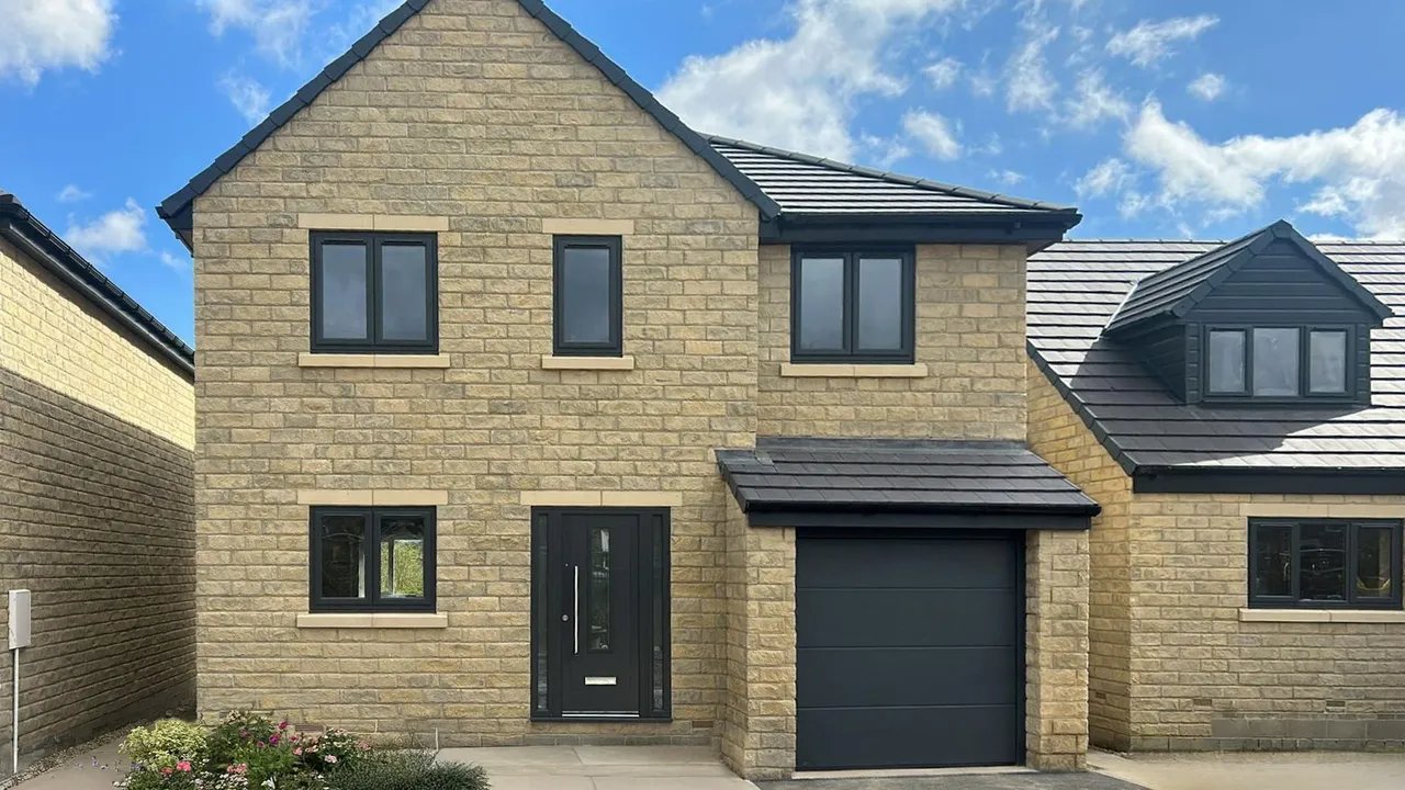 4 bed house for sale — The Views, Little Houghton, Barnsley