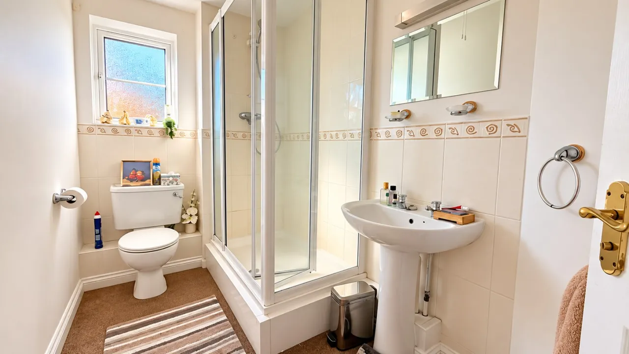 Station Road, Netley Abbey, SO31, photo 8