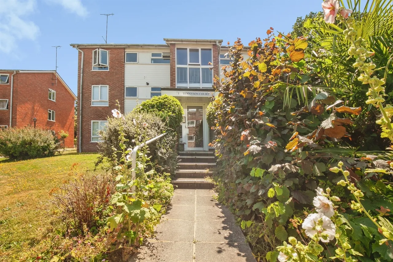 Paddockhall Road, Haywards Heath, RH16, photo 10