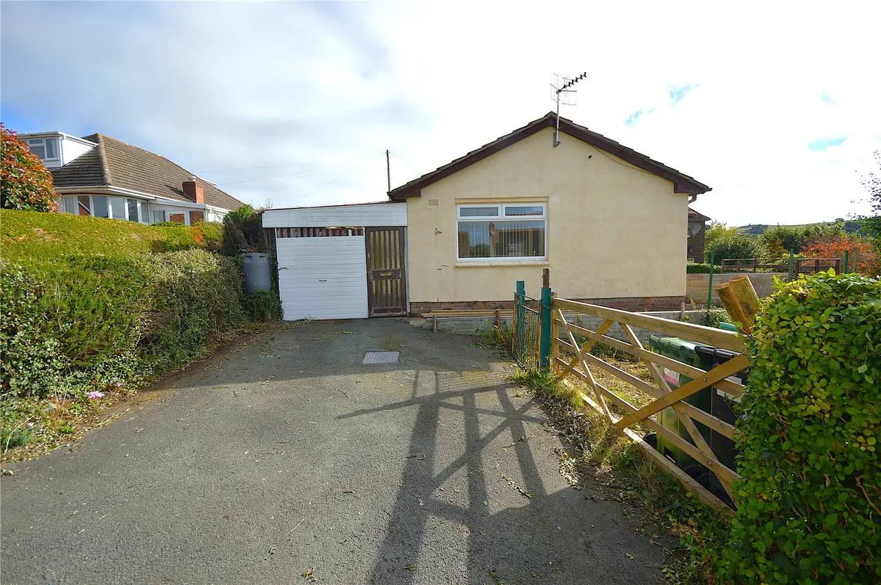 Pine Tree Way, Newtown, photo 13