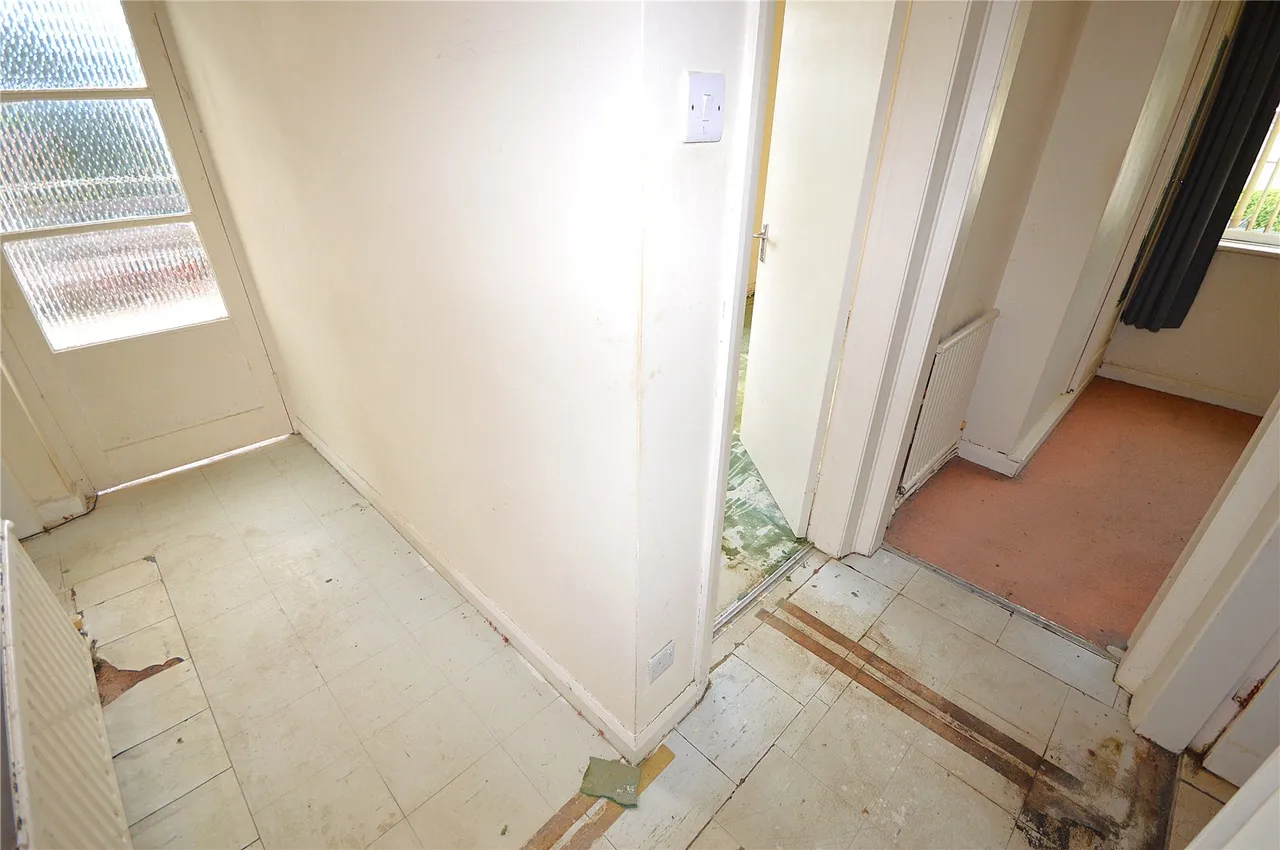 Pine Tree Way, Newtown, photo 9