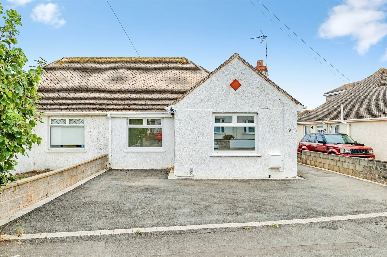 2 bed house for sale, Rockfields Porthcawl, CF36