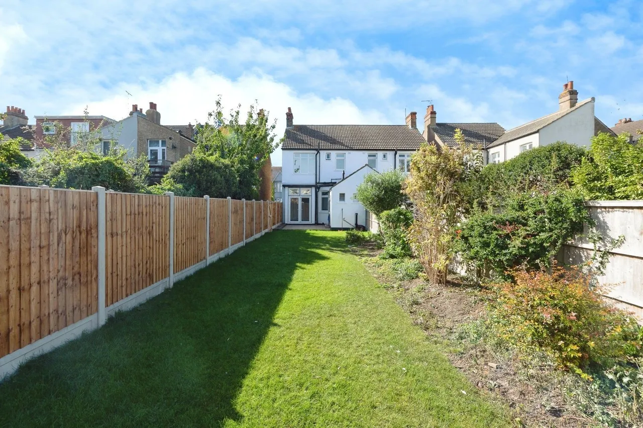 Ilfracombe Road, Southend-on-Sea, Essex, SS2, photo 23