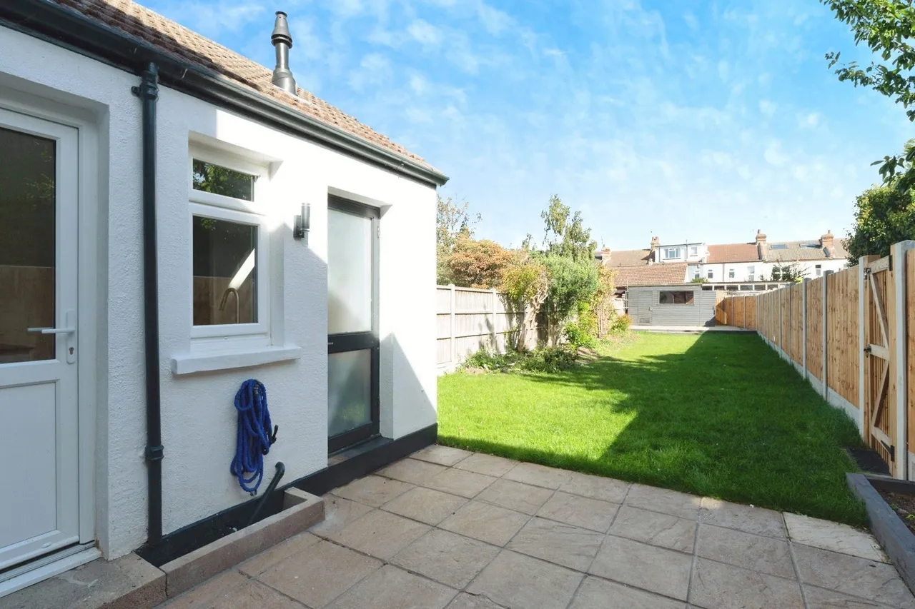 Ilfracombe Road, Southend-on-Sea, Essex, SS2, photo 22