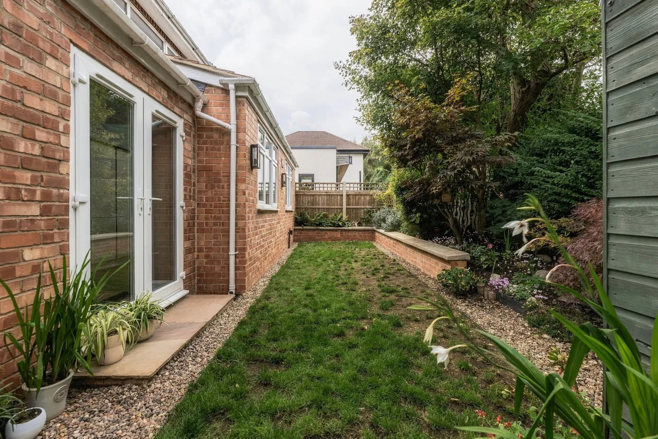 The Close, Beeston, NG9, photo 33