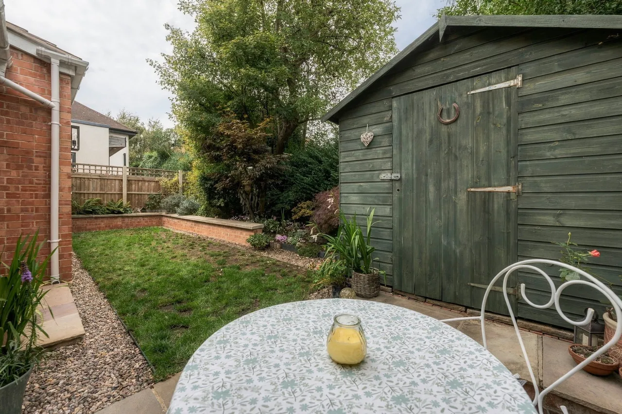 The Close, Beeston, NG9, photo 32