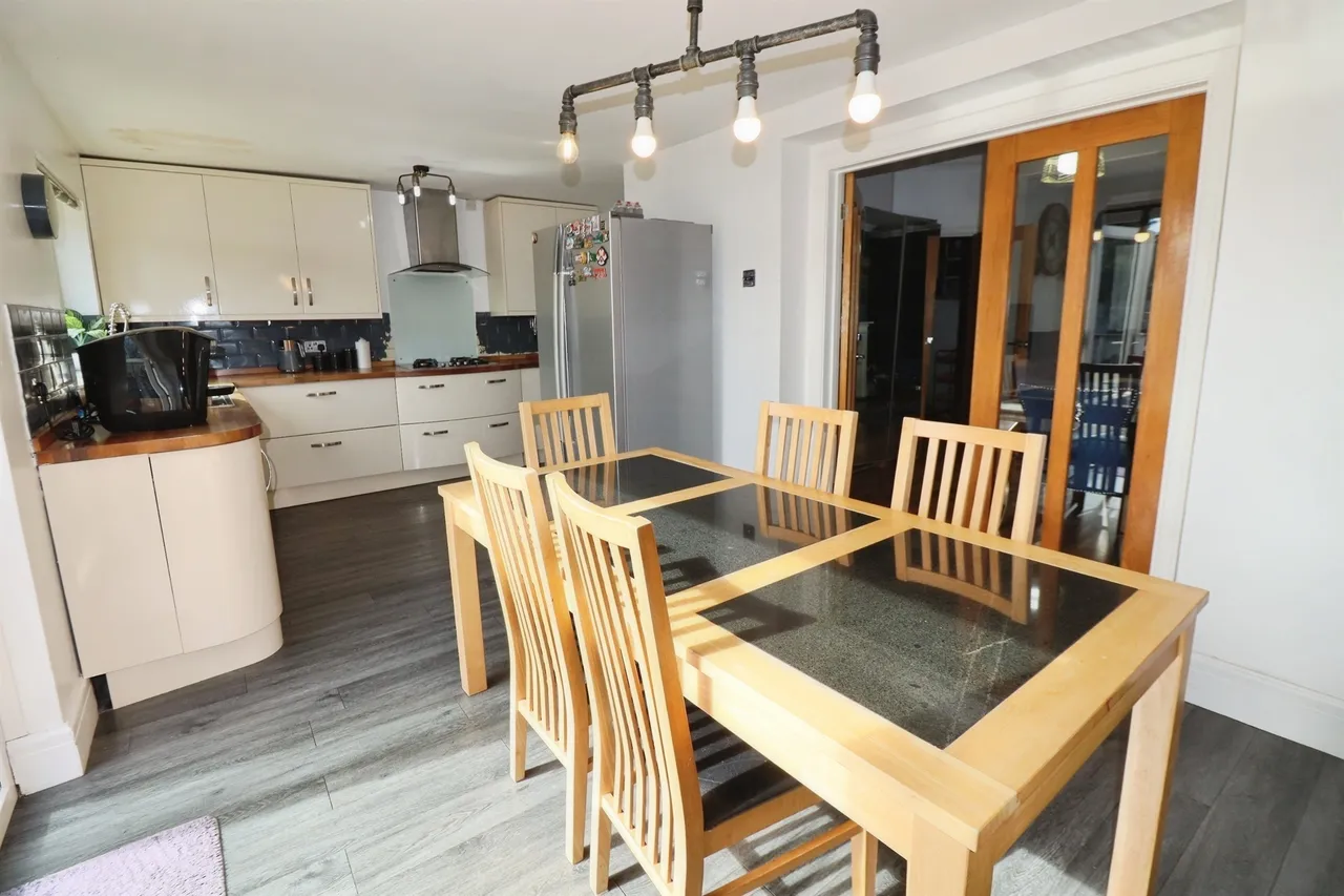 Linden Grove, Cardiff, CF3, photo 6