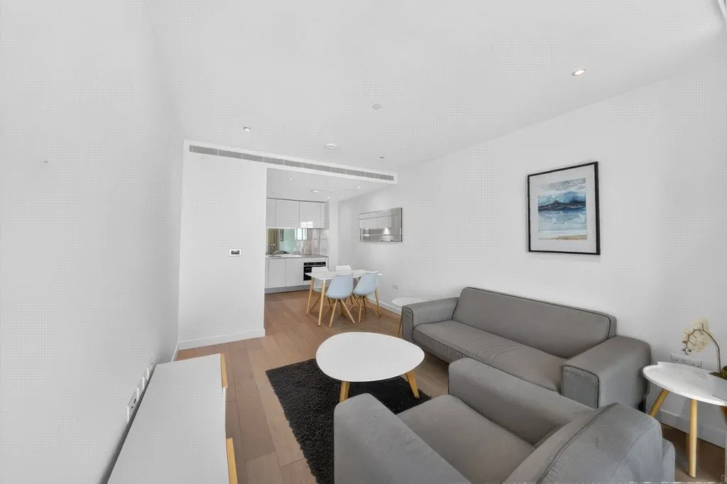 Wandsworth Road, Lambeth, SW8, photo 3