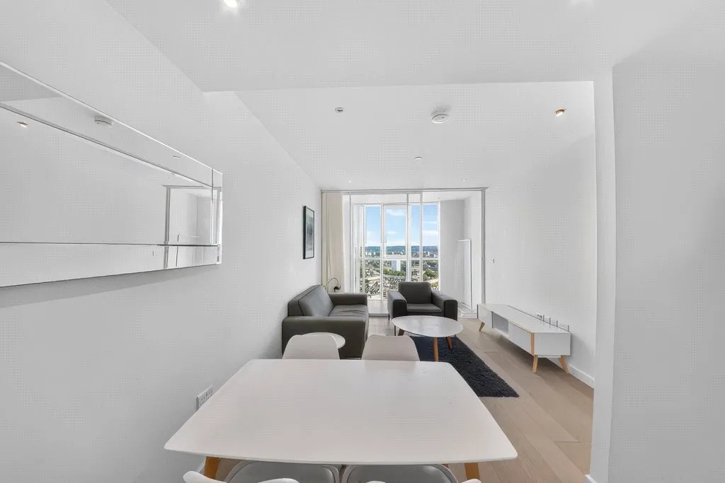 Wandsworth Road, Lambeth, SW8, photo 9