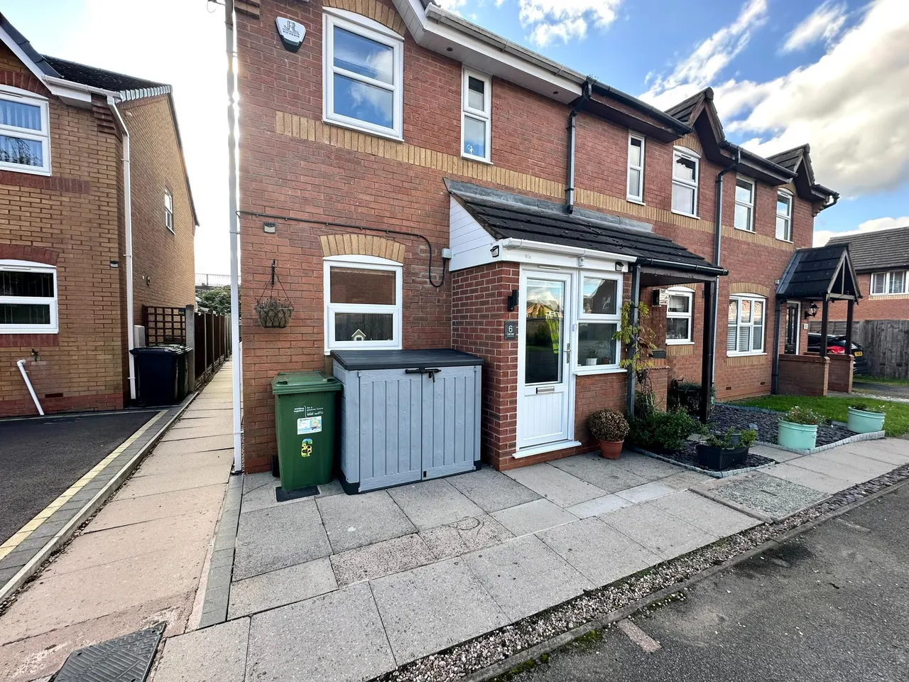 Caister, Amington, B77, photo 25