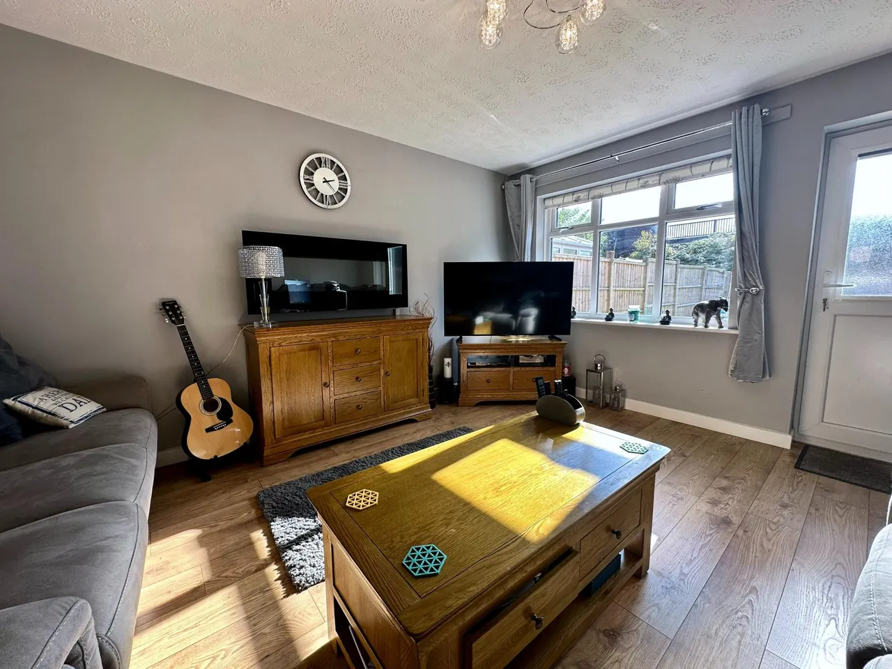 Caister, Amington, B77, photo 5