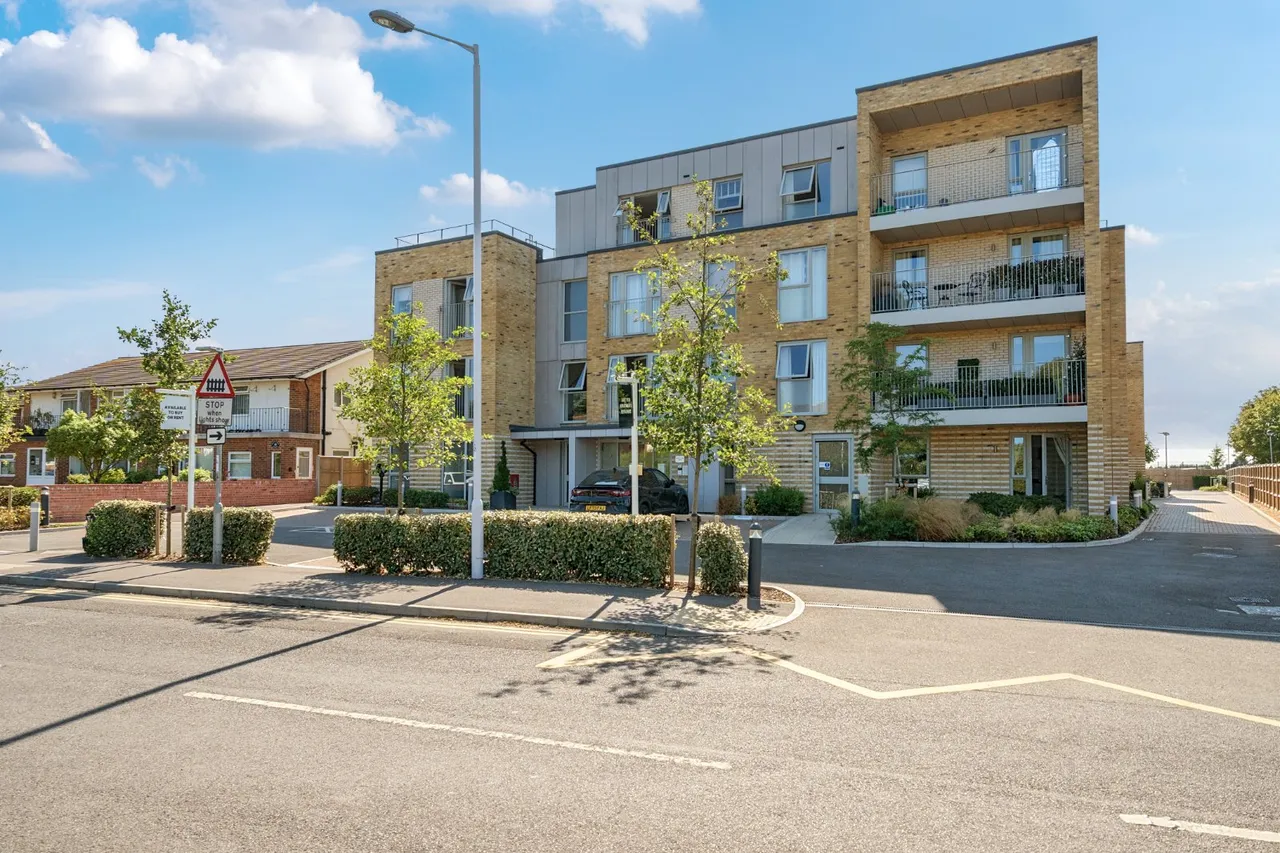 2 bed flat for sale, Goring Street, Goring-by-Sea, BN12