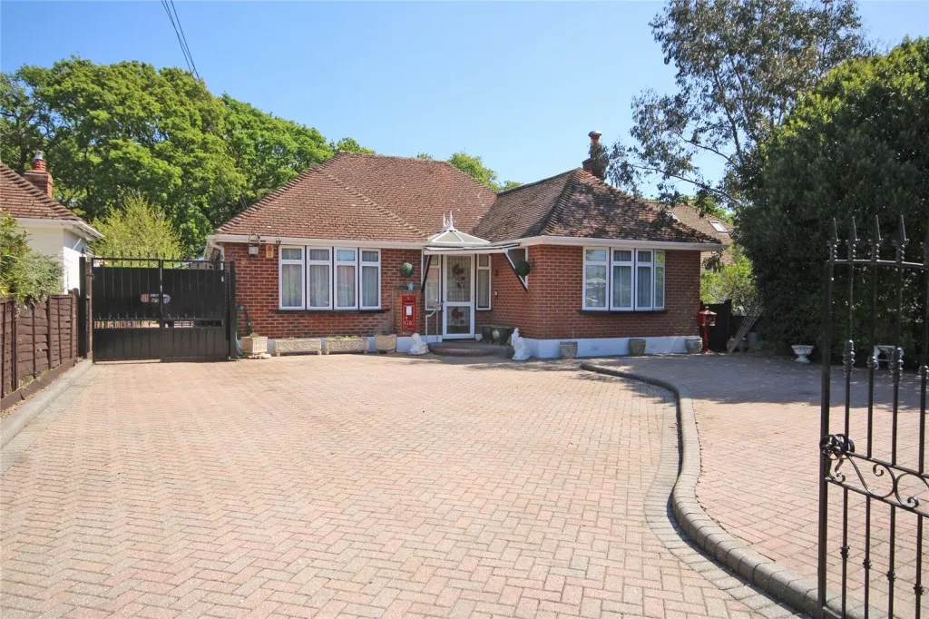 2 bed house for sale, New Milton, Hampshire