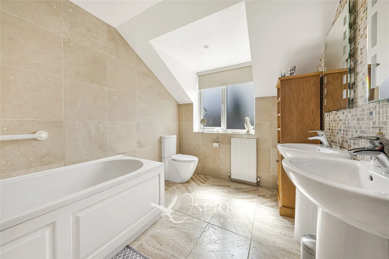 Buckingham Road, Oakham, LE15, photo 10