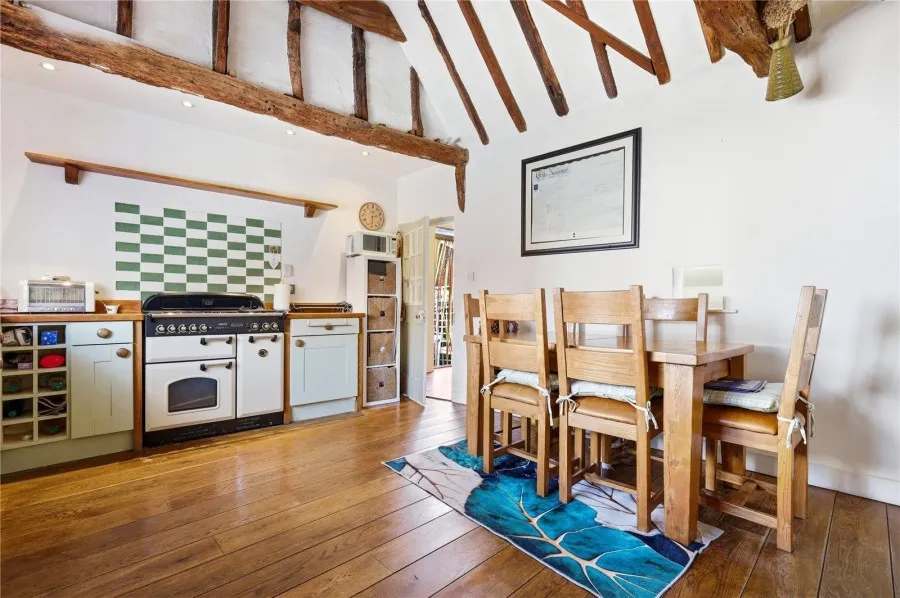 with 3 bedrooms in Thaxted, Nr Great Dunmow, CM6, photo 2