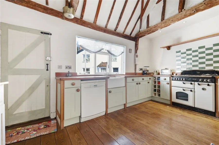 with 3 bedrooms in Thaxted, Nr Great Dunmow, CM6, photo 3
