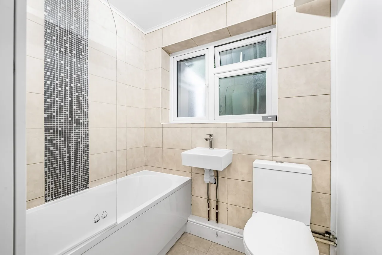 Addison Close, Caterham, CR3 5LX, photo 9
