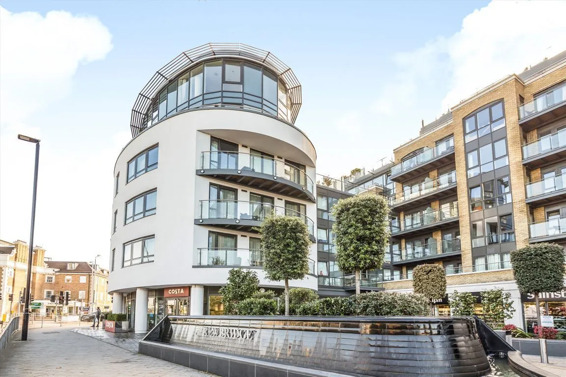 3 bed flat to rent, Kew Bridge Road, TW8