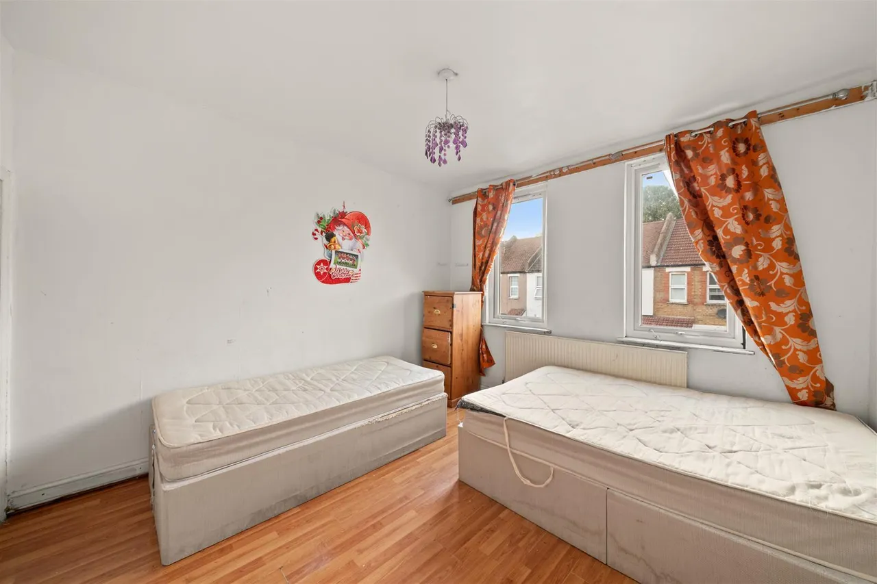 Myrtle Road, Hounslow, photo 5