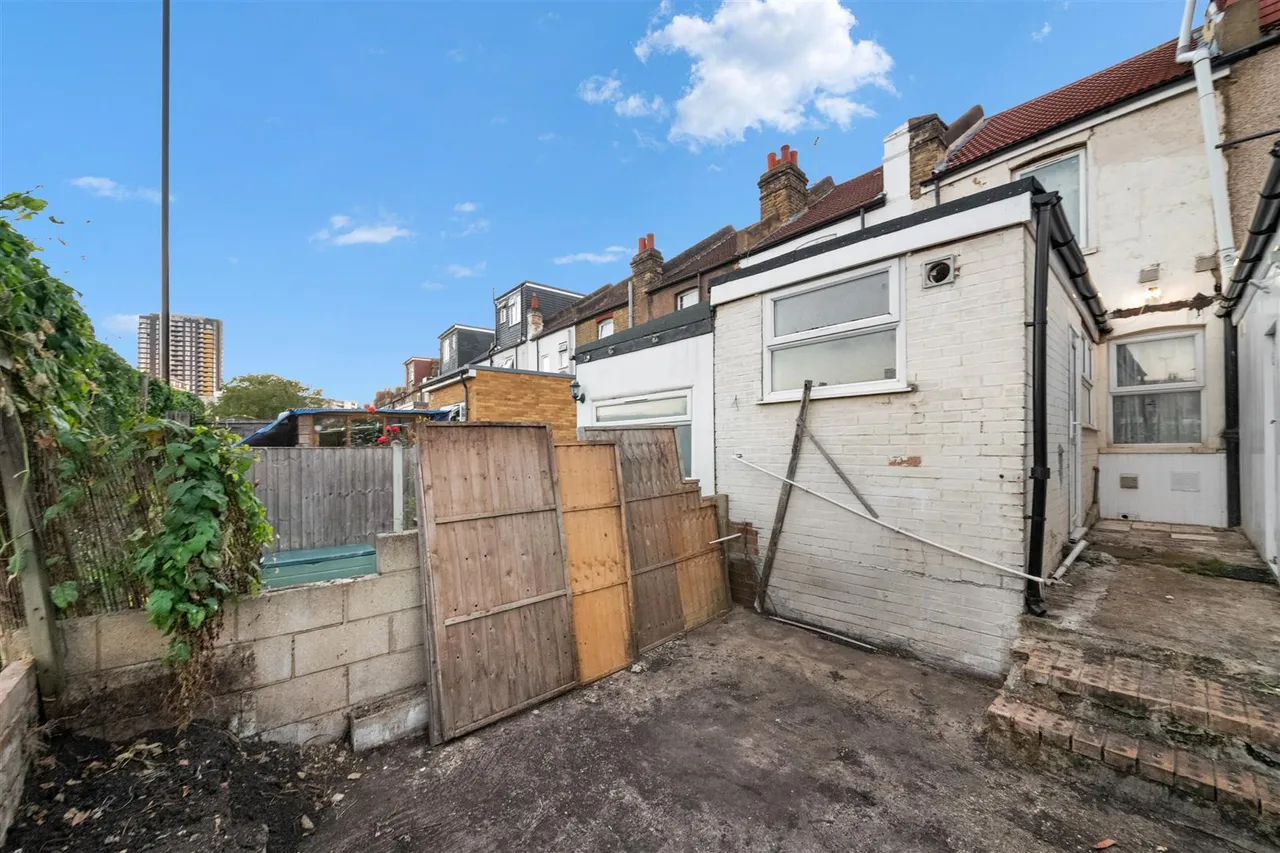 Myrtle Road, Hounslow, photo 9