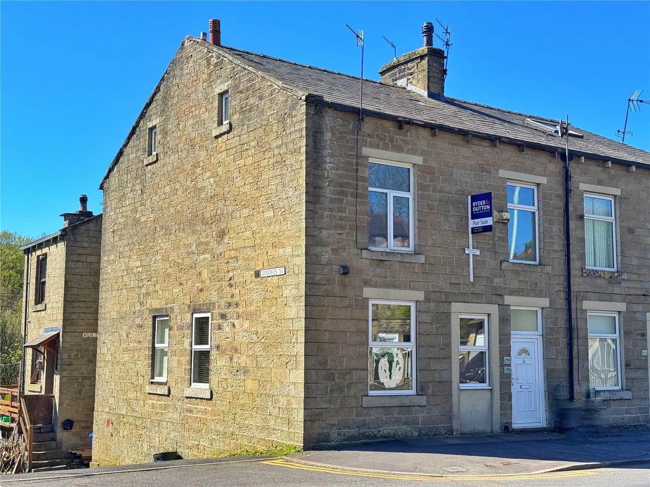 3 bed flat for sale, Newchurch Road, Stacksteads, OL13
