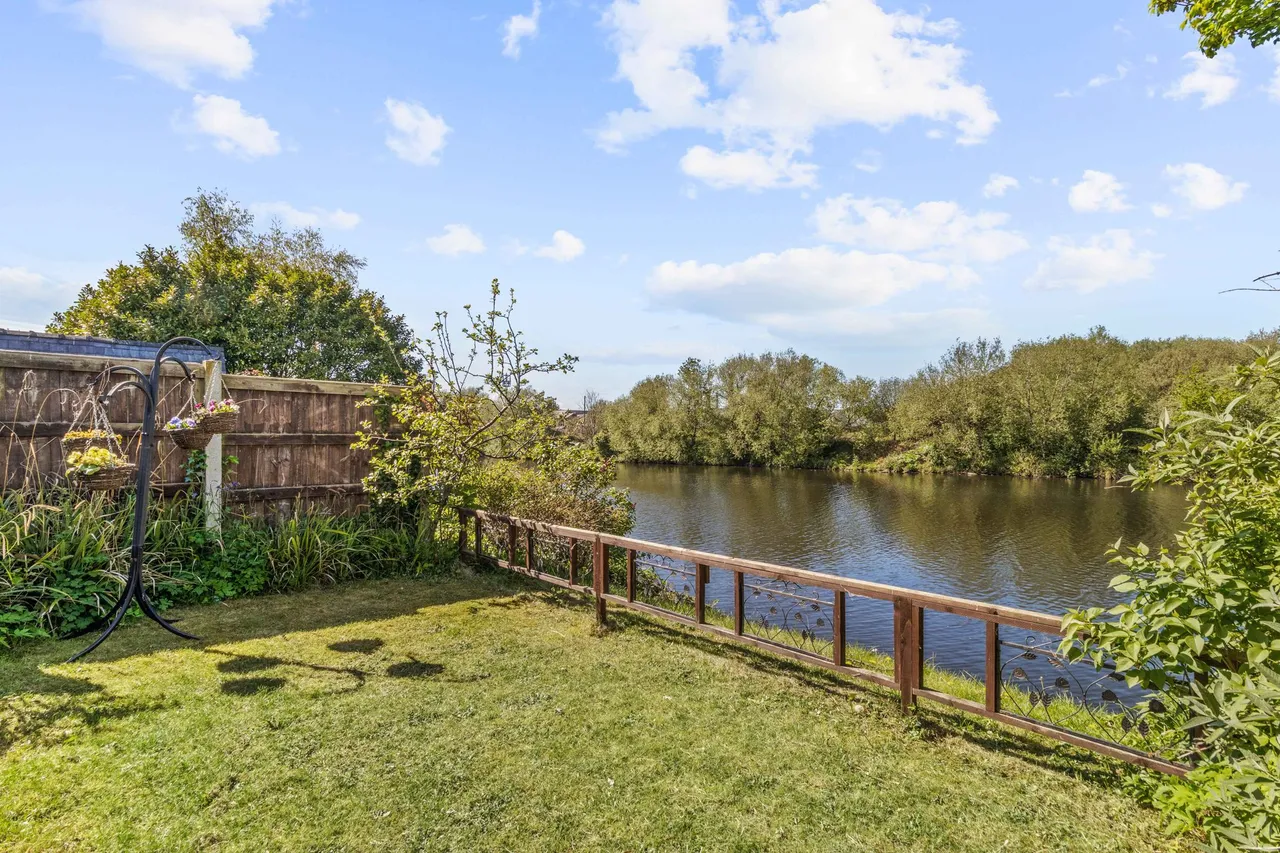 Woodford Close, Thelwall, Warrington, Warrington, WA4 2NA, photo 13