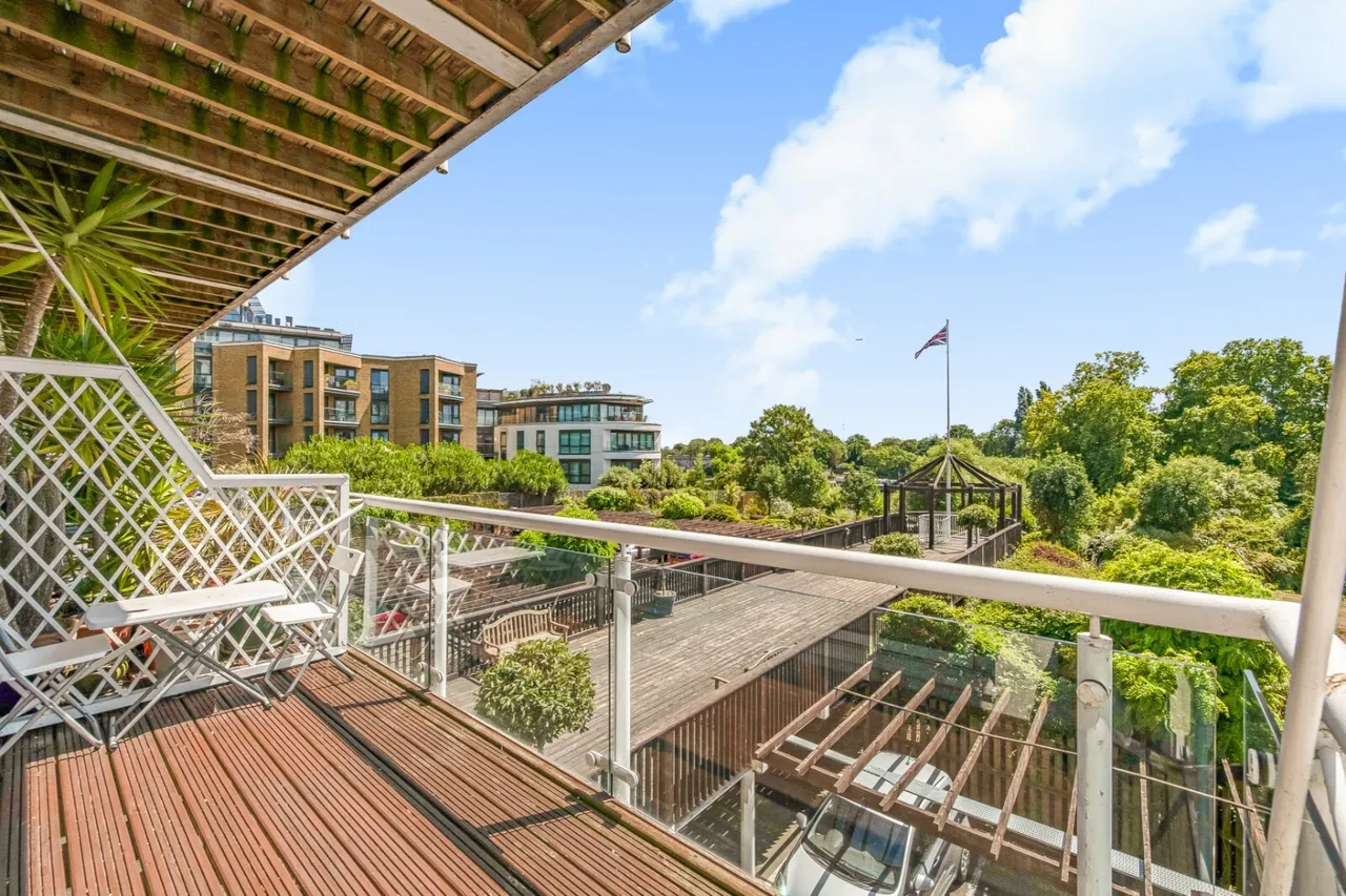 Kew Bridge Road, Brentford, TW8, photo 4