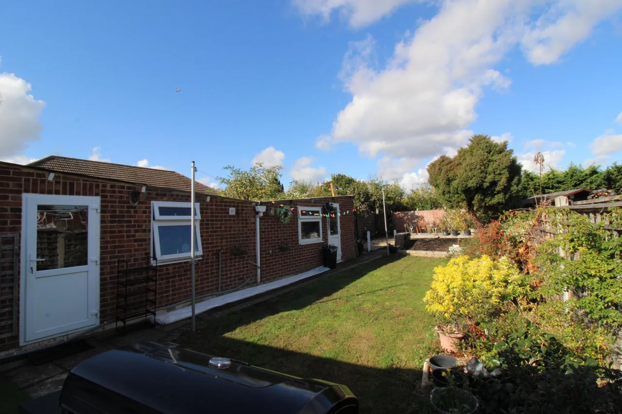 Rettendon Gardens, Wickford, SS11, photo 14