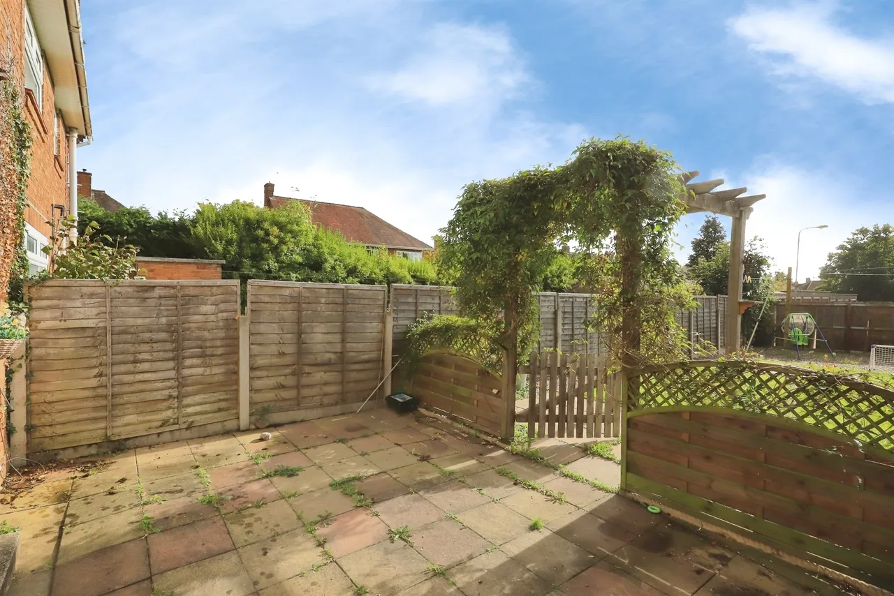 Romsey Grove, Fordhouses, WV10, photo 14