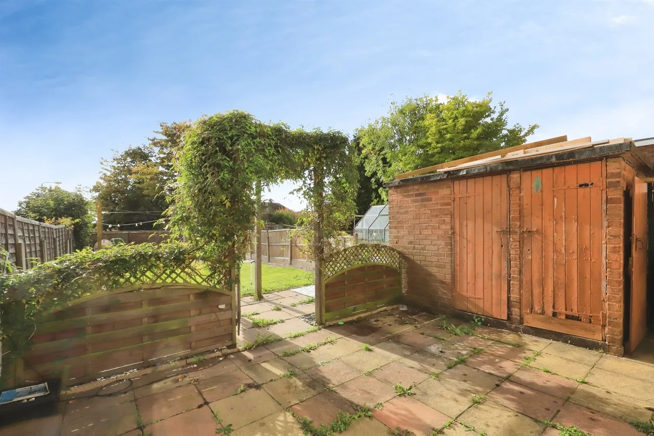 Romsey Grove, Fordhouses, WV10, photo 12