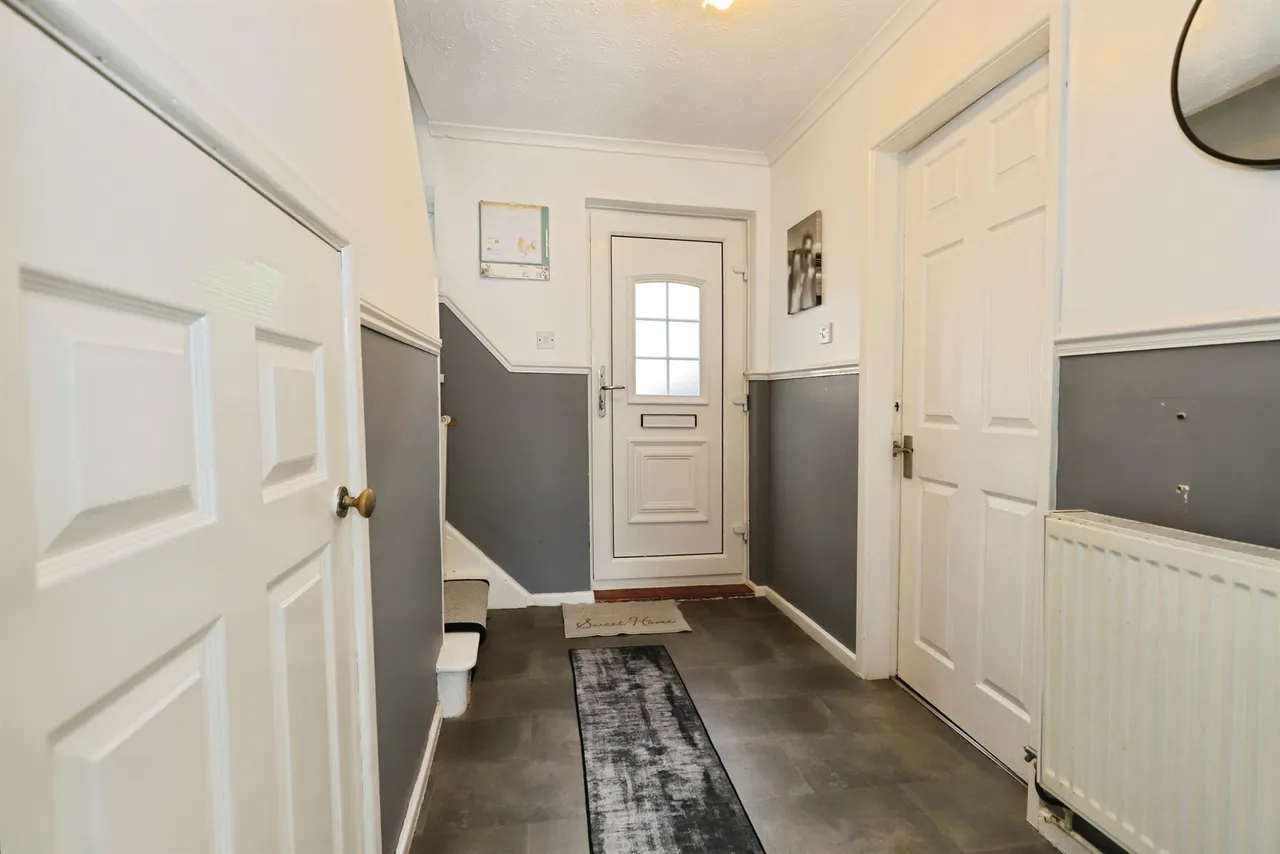 Romsey Grove, Fordhouses, WV10, photo 13
