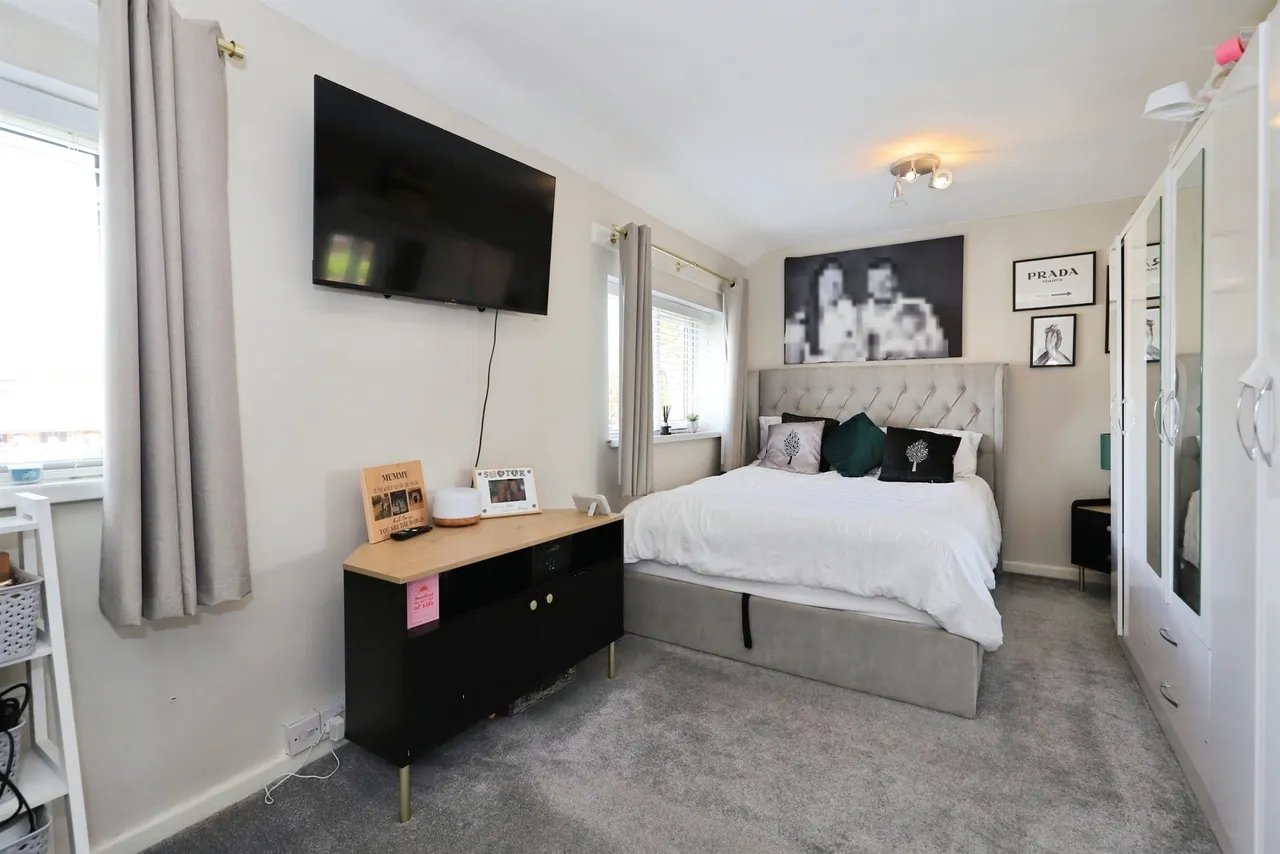 Romsey Grove, Fordhouses, WV10, photo 9