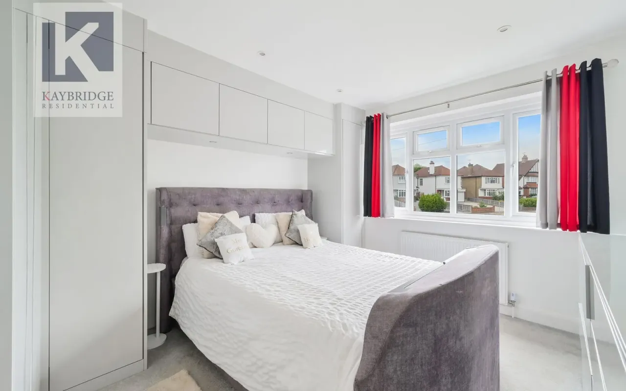 Thorndon Gardens, Epsom, KT19, photo 10