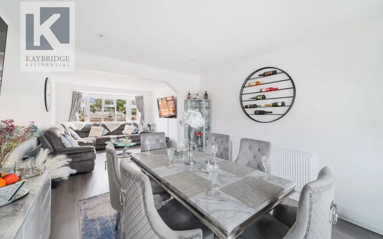 Thorndon Gardens, Epsom, KT19, photo 5