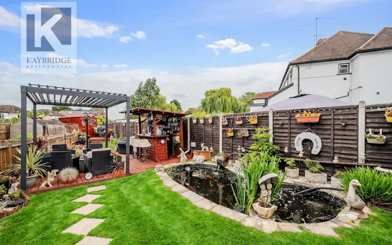 Thorndon Gardens, Epsom, KT19, photo 16