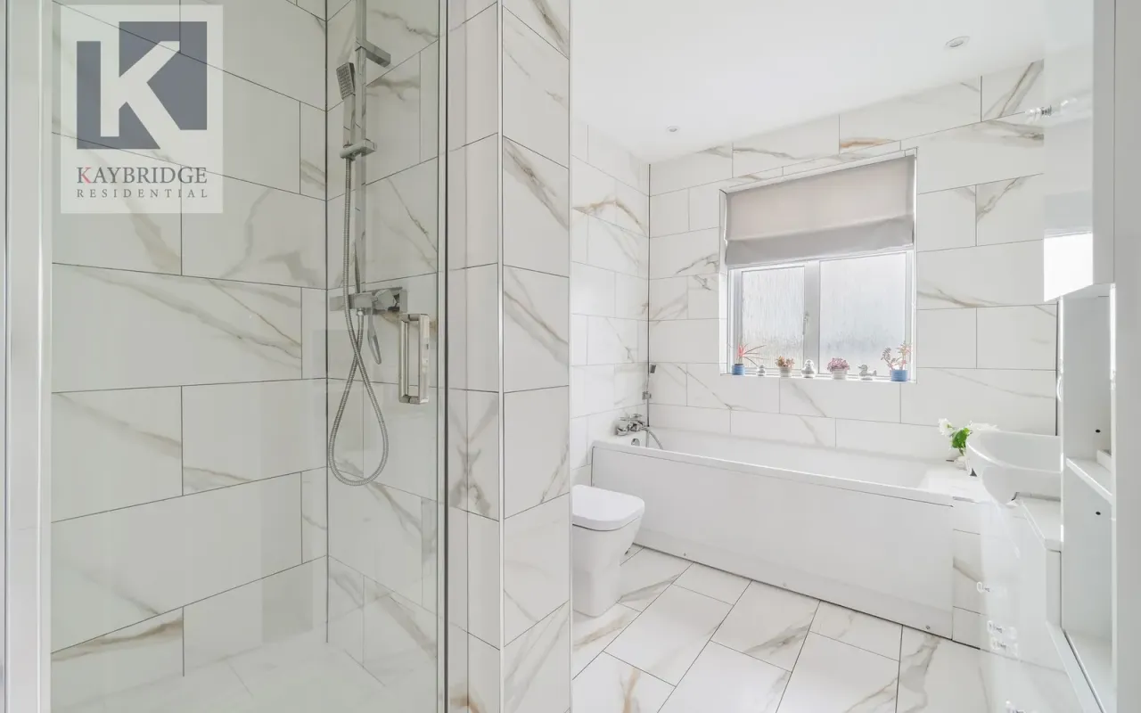Thorndon Gardens, Epsom, KT19, photo 12