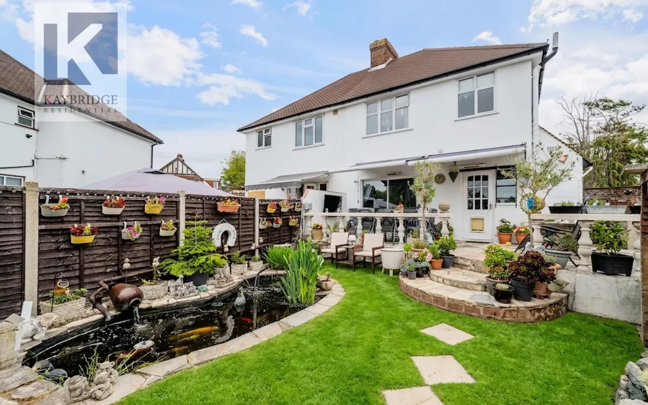 Thorndon Gardens, Epsom, KT19, photo 14