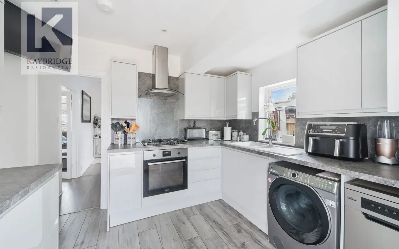 Thorndon Gardens, Epsom, KT19, photo 4
